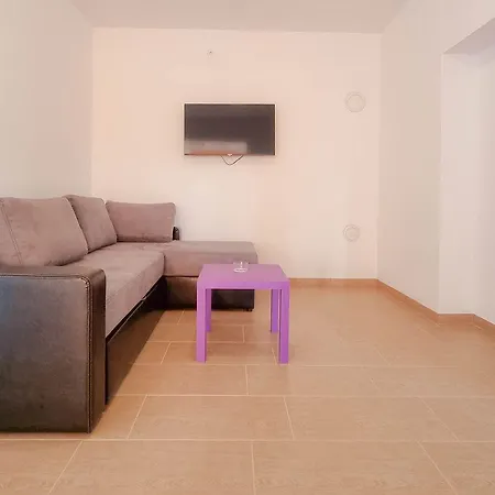Hundefreundliches Nur 550 Meter Zum Strand Mit Privatem Balkon, Klima, Wifi