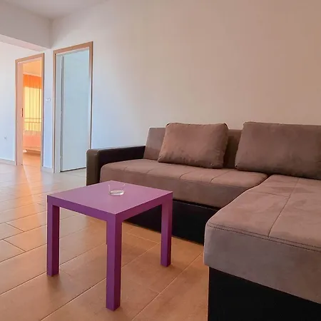 Hundefreundliches Nur 550 Meter Zum Strand Mit Privatem Balkon, Klima, Wifi * Karpinjan